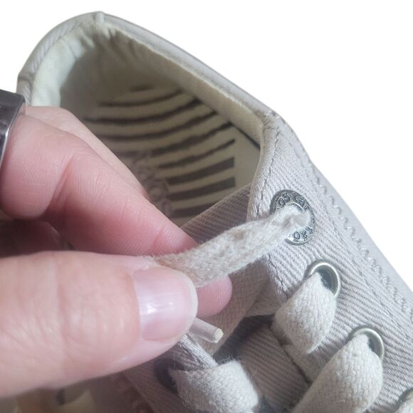 Taos Star Sneakers Women's Size 7 Beige Casual Walking Flat Shoes Beachy Comfort - Picture 9 of 9